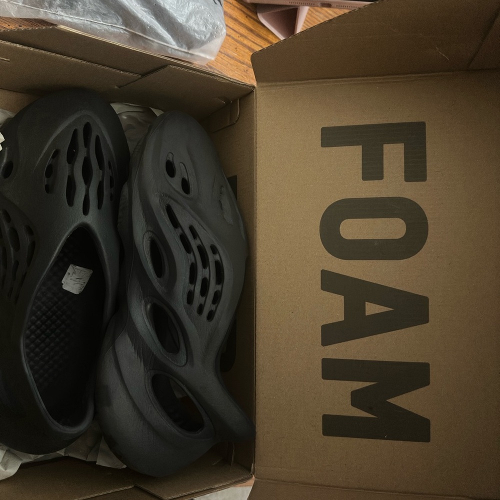 YEEZY FOAM RUNNER ‘ONYX’